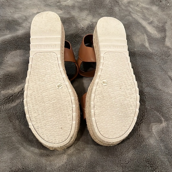 Gianni Bini sandals - Picture 4 of 5